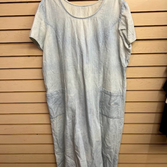 Blue Jean Maternity Short Sleeve Dress with Pockets - Picture 1 of 1